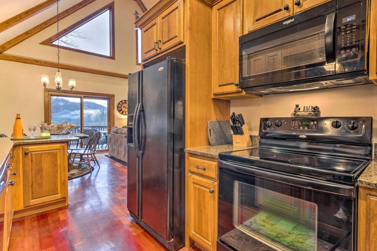 Mountain Cabin With Fire Pit, Walk To Golf And Fishing Vilas Bagian luar foto