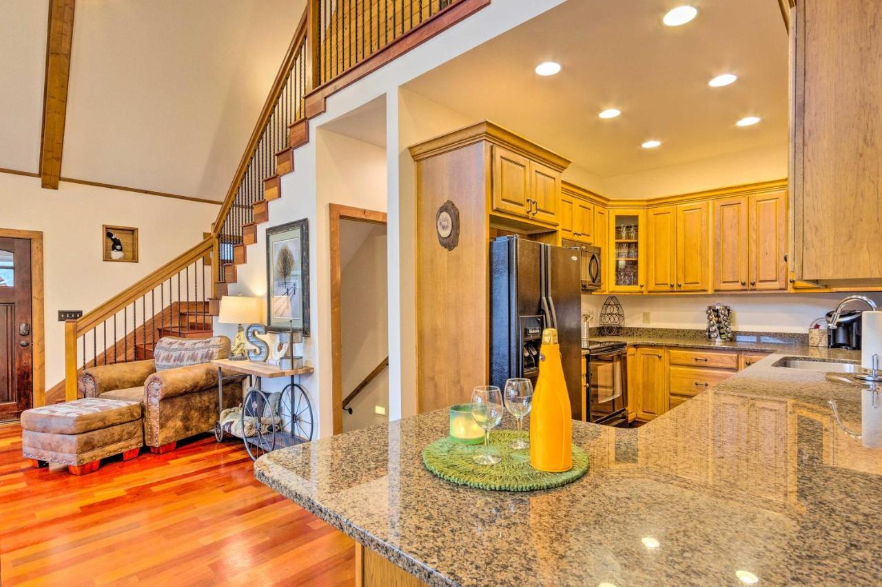 Mountain Cabin With Fire Pit, Walk To Golf And Fishing Vilas Bagian luar foto
